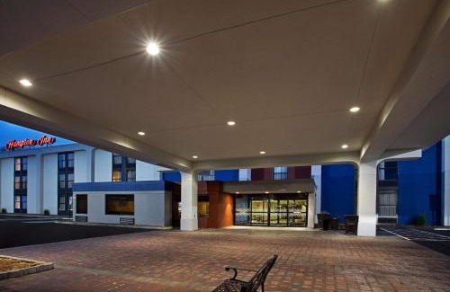 State College Hotel | Hampton Inn State College