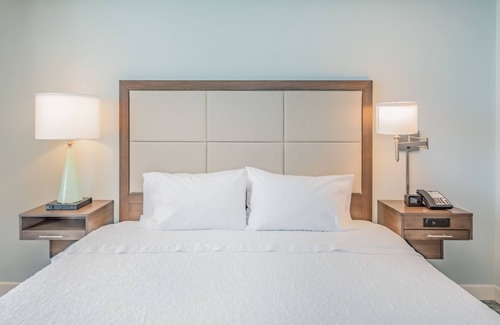 Panama City Beach Hotel | Hampton Inn & Suites Panama City Beach-Beachfront