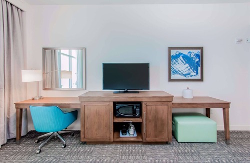 Panama City Beach Hotel | Hampton Inn & Suites Panama City Beach-Beachfront
