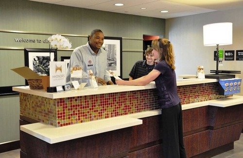 Corryville Hotel | Hampton Inn & Suites Cincinnati / Uptown - University Area