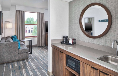 Saratoga Springs Hotel | Hampton Inn & Suites Saratoga Springs Downtown