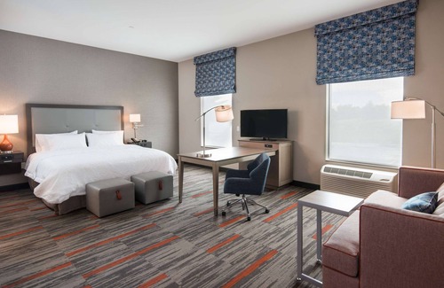 Lake Delton Hotel | Hampton Inn & Suites at Wisconsin Dells Lake Delton