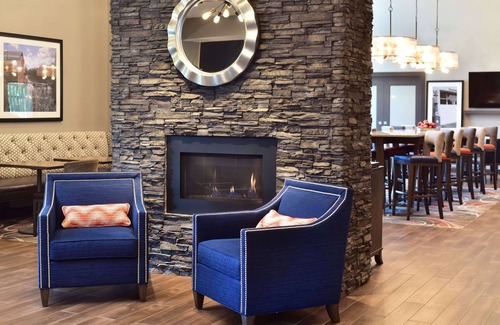 Lake Delton Hotel | Hampton Inn & Suites at Wisconsin Dells Lake Delton