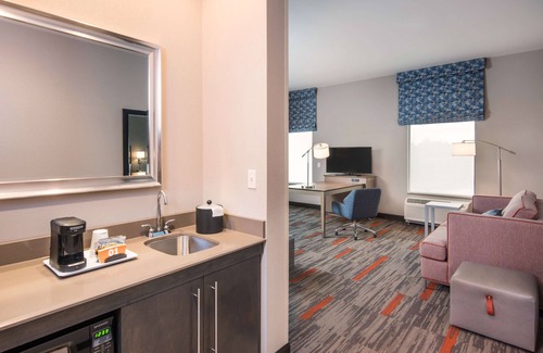 Lake Delton Hotel | Hampton Inn & Suites at Wisconsin Dells Lake Delton