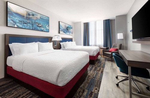 Downtown Baltimore Hotel | Hampton Inn & Suites Baltimore Inner Harbor