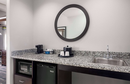 Crestline Heights Hotel | Hampton Inn & Suites Birmingham/280 East-Eagle Point