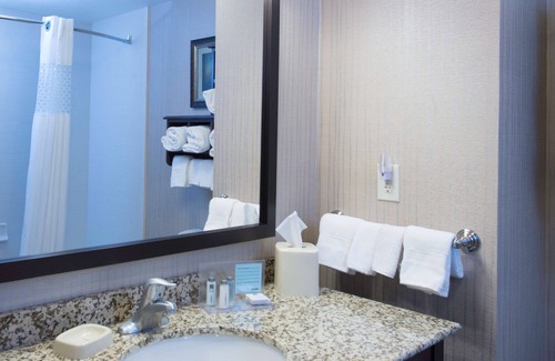 Bismarck Hotel | Hampton Inn & Suites Bismarck Northwest