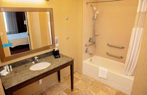 Bradenton Hotel | Hampton Inn & Suites Bradenton Downtown Historic District