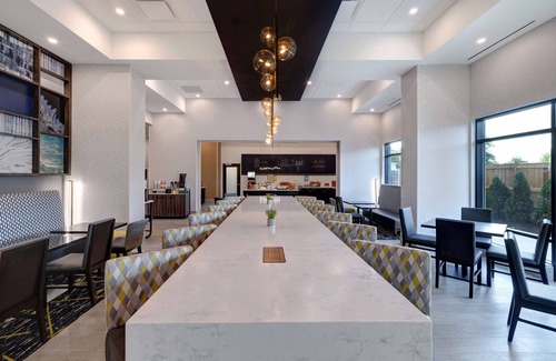 Burlington Hotel | Hampton Inn & Suites by Hilton Burlington Toronto