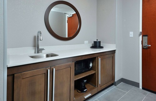 Paw Creek Hotel | Hampton Inn & Suites by HIlton Charlotte North I 485