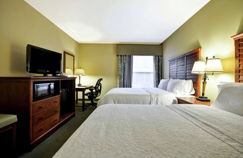 Mount Pleasant Hotel | Hampton Inn & Suites Charleston/Mt. Pleasant-Isle Of Palms