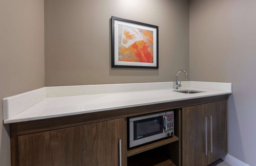 Charlottetown Hotel | Hampton Inn & Suites Charlottetown