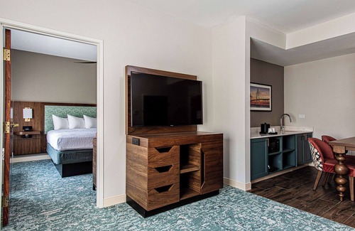 West Ashley Hotel | Hampton Inn & Suites Charleston/West Ashley