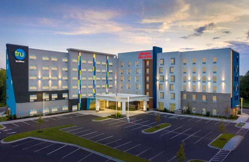 Charlotte Hotel | Hampton Inn & Suites Charlotte Airport Lake Pointe