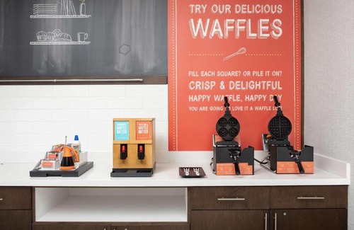 Charlotte Hotel | Hampton Inn & Suites Charlotte Airport Lake Pointe