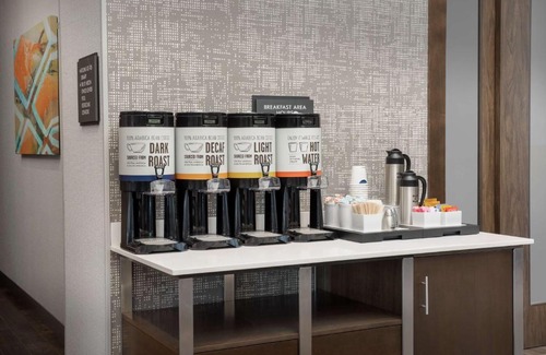 Charlotte Hotel | Hampton Inn & Suites Charlotte Airport Lake Pointe