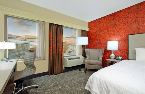 Arena District Hotel | Hampton Inn & Suites Columbus-Downtown