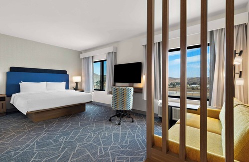 Corona Hotel | Hampton Inn & Suites Corona, Ca