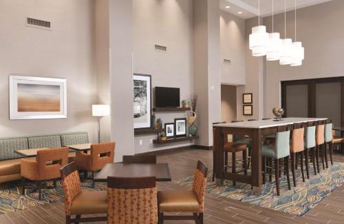 DeLand Hotel | Hampton Inn & Suites - DeLand