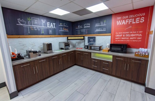 Denton Hotel | Hampton Inn & Suites Denton