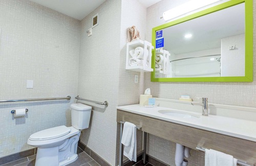 Fort Worth Hotel | Hampton Inn & Suites Fort Worth-West-I-30