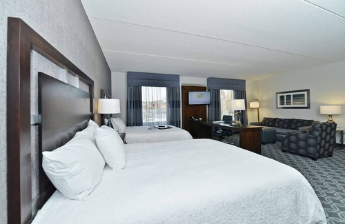Greensboro Hotel | Hampton Inn & Suites Greensboro/Coliseum Area