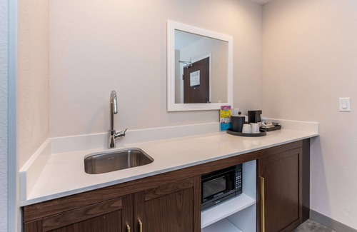 Sugar Land Hotel | Hampton Inn & Suites Houston Sugar Land