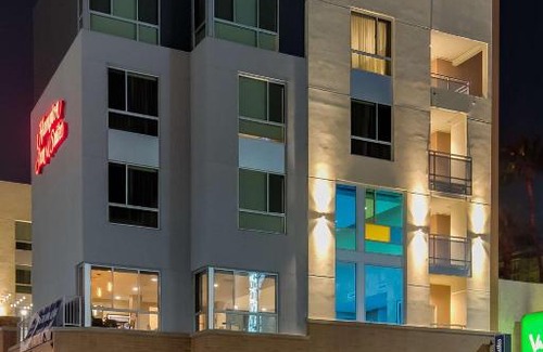 Pacific - Edison Hotel | Hampton Inn & Suites Los Angeles - Glendale