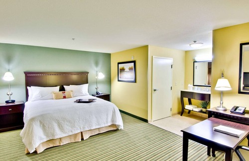 Moreno Valley Hotel | Hampton Inn & Suites Moreno Valley