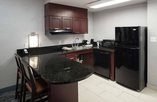 Downtown Memphis Hotel | Hampton Inn & Suites Memphis-Beale Street