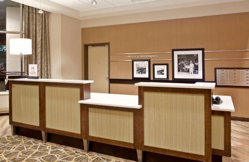 Downtown West Hotel | Hampton Inn & Suites - Minneapolis/Downtown
