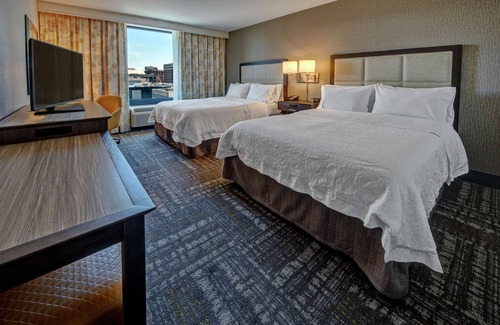 Downtown West Hotel | Hampton Inn & Suites Minneapolis / Downtown