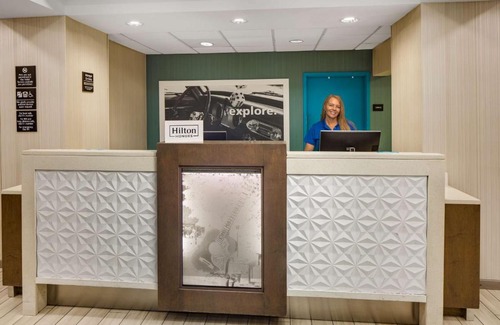 Donelson Hotel | Hampton Inn & Suites Nashville-Airport