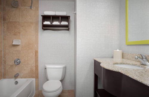 NoDo District Hotel | Hampton Inn & Suites Omaha-Downtown