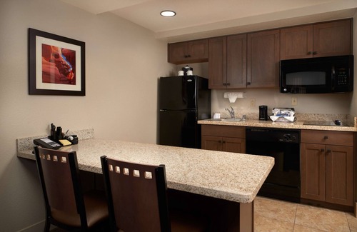 Paradise Valley Village Hotel | Hampton Inn & Suites Phoenix/Scottsdale