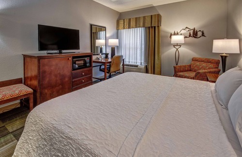 Pigeon Forge Hotel | Hampton Inn & Suites Pigeon Forge On The Parkway