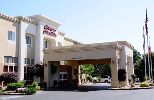 Red Bluff Hotel | Hampton Inn & Suites Red Bluff