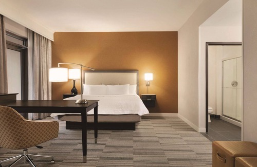 Roanoke Hotel | Hampton Inn & Suites Roanoke-Downtown