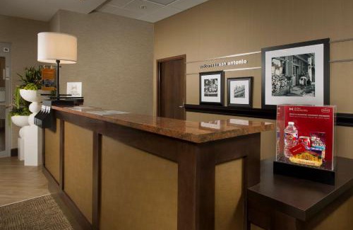 Downtown San Antonio Hotel | Hampton Inn & Suites San Antonio-Downtown/Market Square