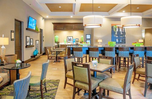 Elmwood Hotel | Hampton Inn & Suites New Orleans/Elmwood