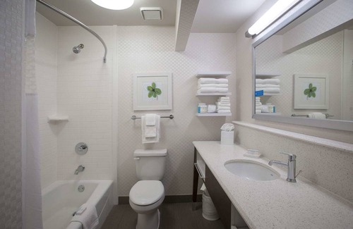 Elmwood Hotel | Hampton Inn & Suites New Orleans/Elmwood