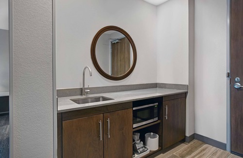Farmers Branch Hotel | Hampton Inn & Suites Farmers Branch Dallas