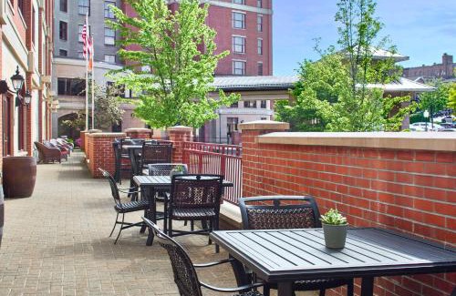 Saratoga Springs Hotel | Hampton Inn & Suites Saratoga Springs Downtown