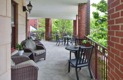 Saratoga Springs Hotel | Hampton Inn & Suites Saratoga Springs Downtown