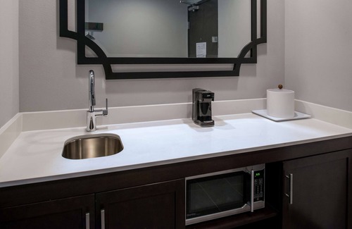 Winston - Salem Hotel | Hampton Inn & Suites Winston-Salem Downtown