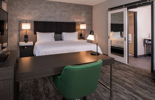 Winston - Salem Hotel | Hampton Inn & Suites Winston-Salem Downtown