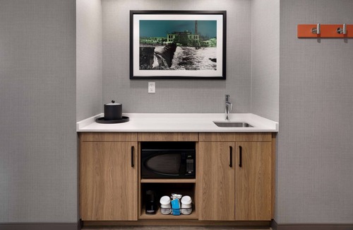 Watertown Hotel | Hampton Inn & Suites Watertown Boston