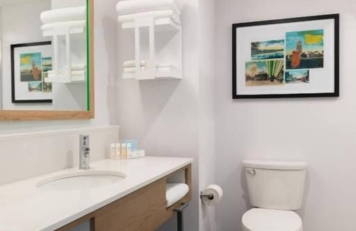 Watertown Hotel | Hampton Inn & Suites Watertown Boston