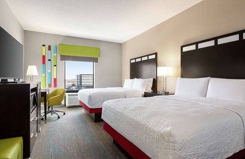 York Hotel | Hampton Inn & Suites York South