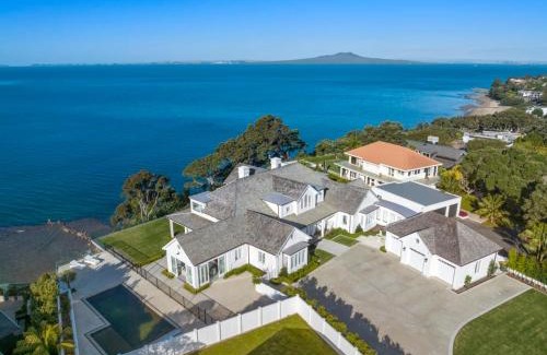 Campbells Bay Casa | Hampton on View Luxury Clifftop in Campbells Bay